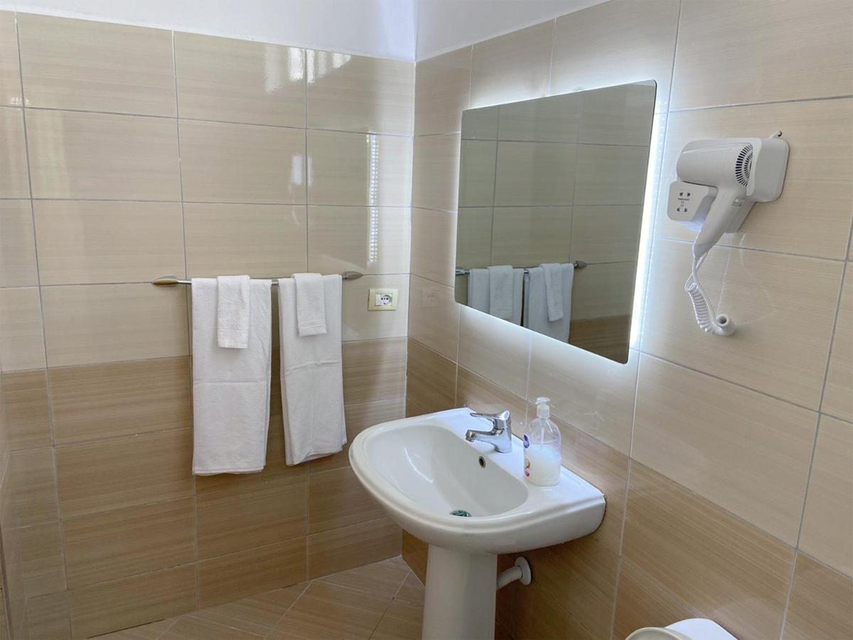 Guesthouse Niko Берат Екстериор снимка