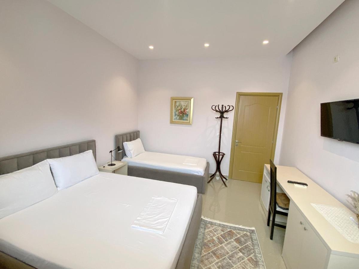 Guesthouse Niko Берат Екстериор снимка