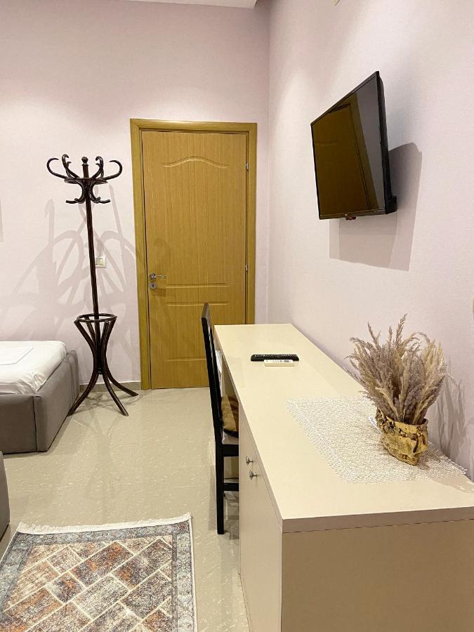 Guesthouse Niko Берат Екстериор снимка