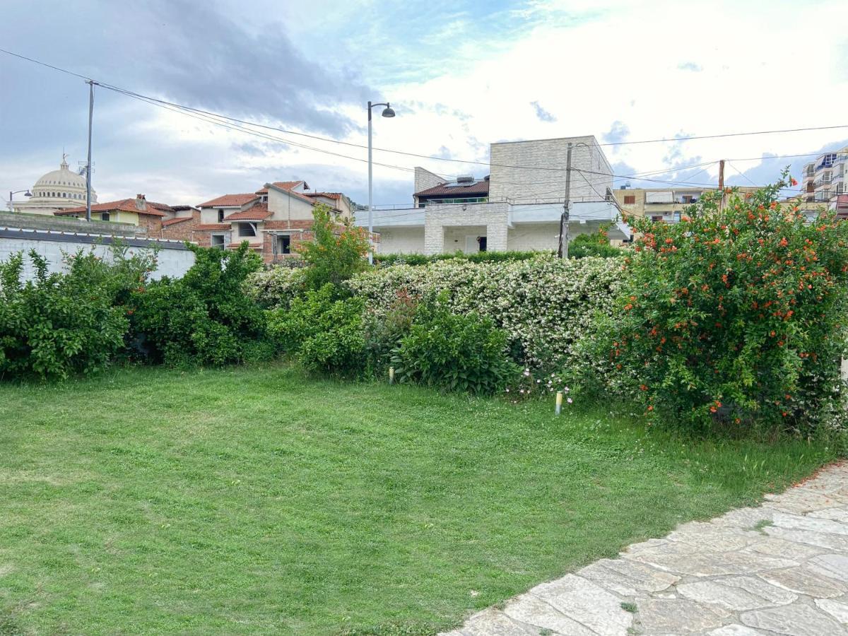 Guesthouse Niko Берат Екстериор снимка
