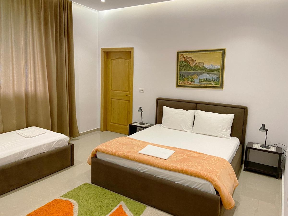 Guesthouse Niko Берат Екстериор снимка
