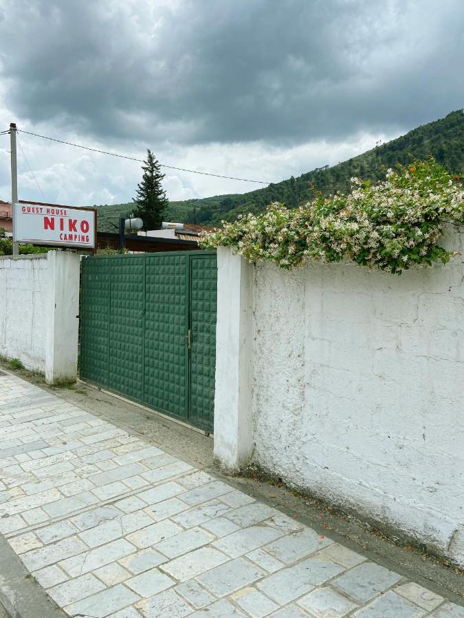 Guesthouse Niko Берат Екстериор снимка