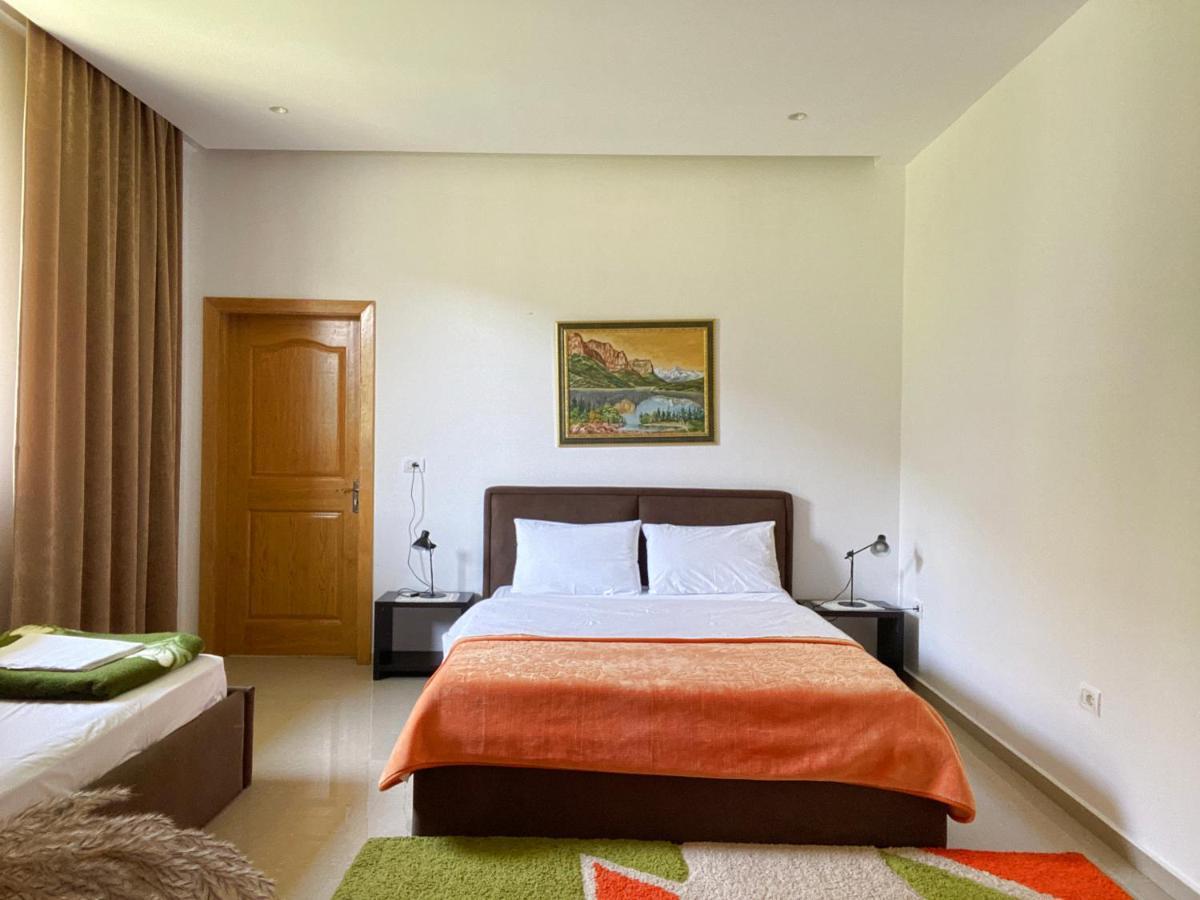 Guesthouse Niko Берат Екстериор снимка