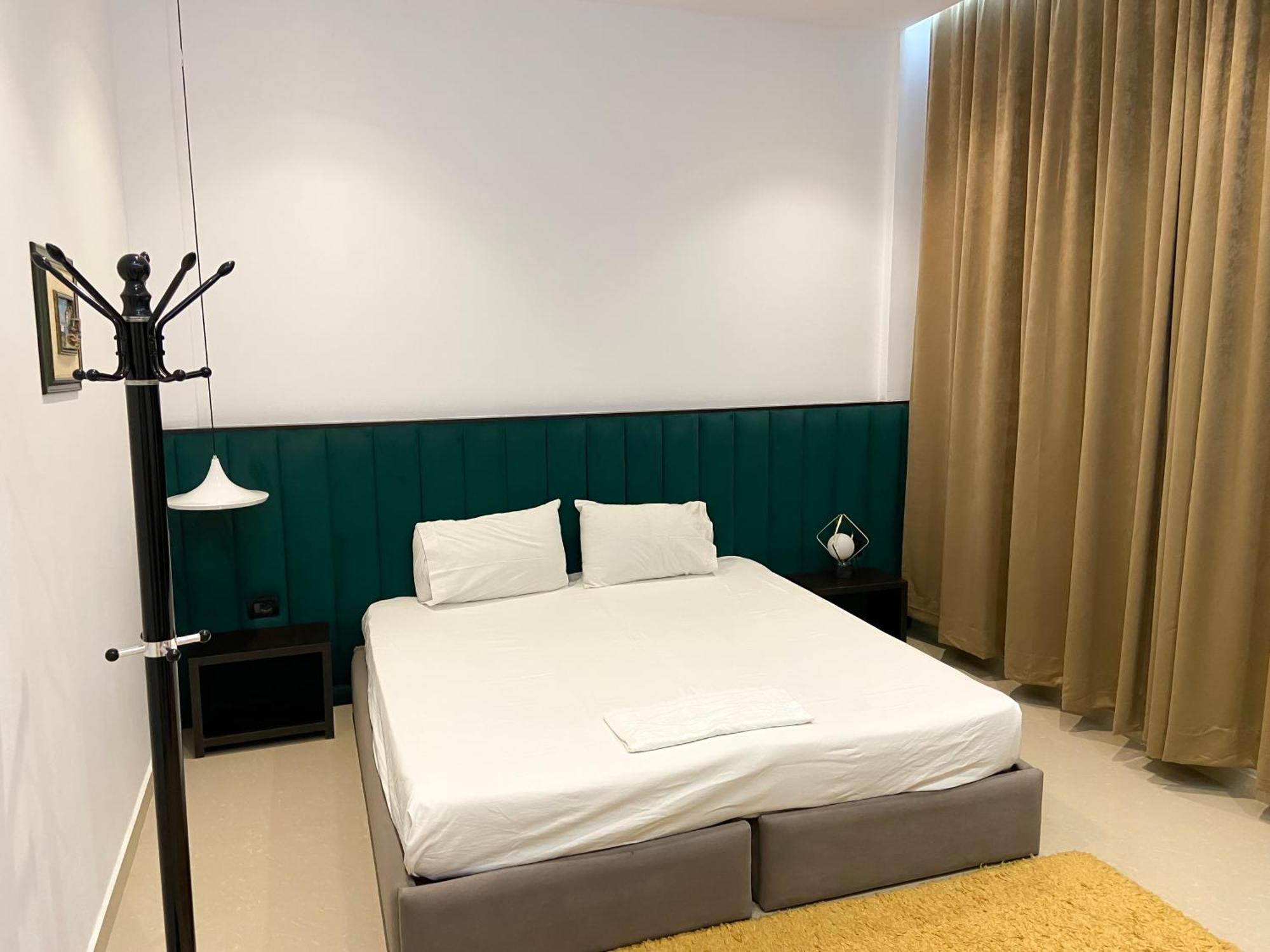 Guesthouse Niko Берат Екстериор снимка